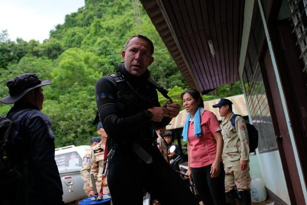 Operation to rescue stranded Thai football team from flooded cave begins Operation to rescue stranded Thai football team from flooded cave begins