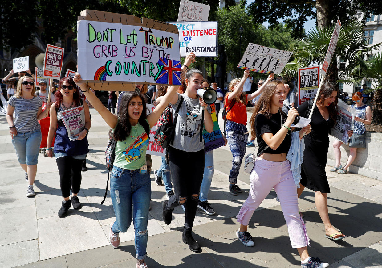 trump mocks protesters