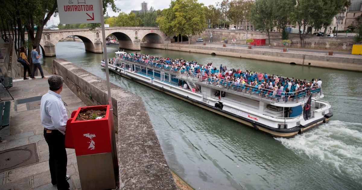 Paris open-air urinals not popular among all French