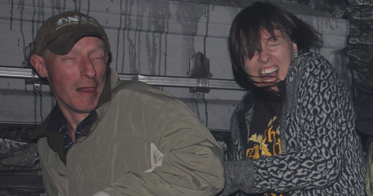 Terrified Reactions At Haunted Houses Cbs News