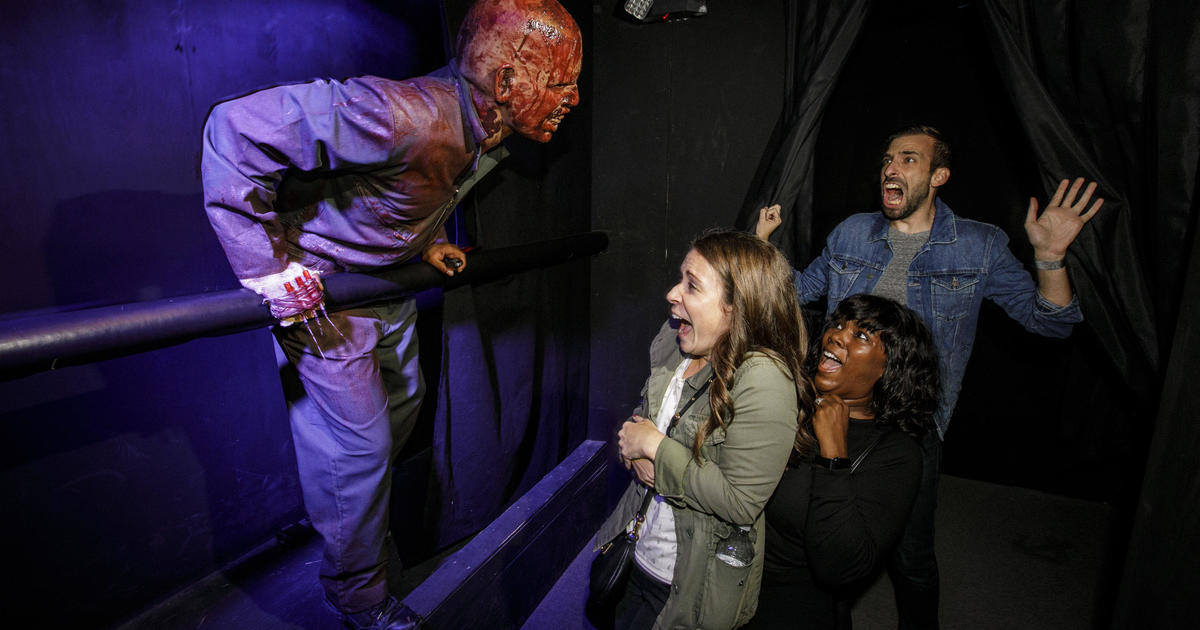 Terrified Reactions At Haunted Houses Cbs News