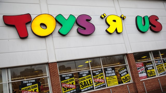 Beleaguered Toys R Us Battles For Survival 