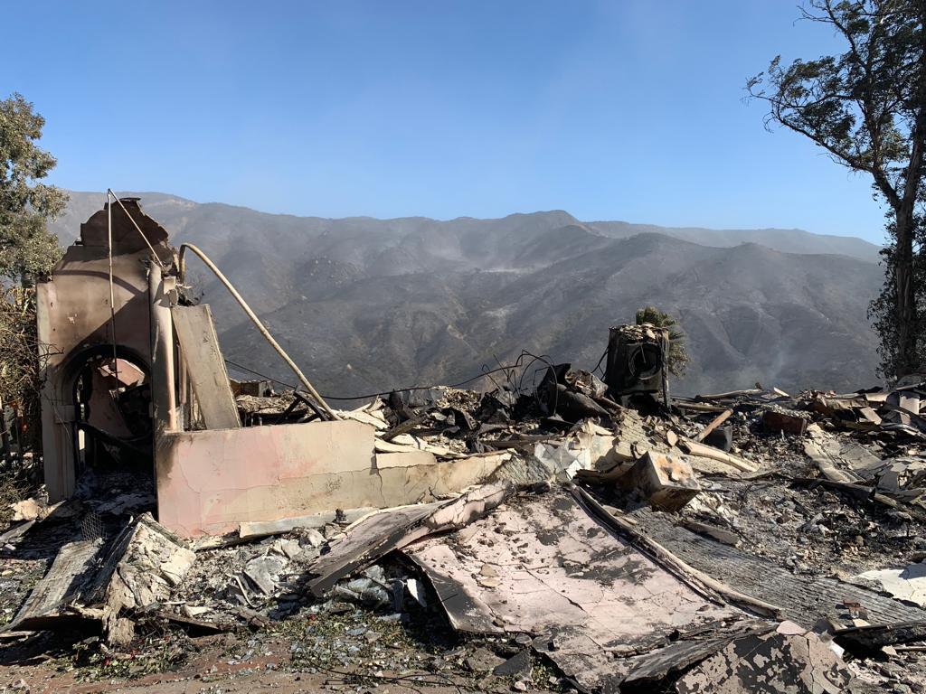 Woolsey Fire California firefighters battle dry conditions, relentless winds to contain deadly