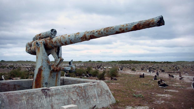 plastic-part-2-midway-wwii-artillery-1.jpg
