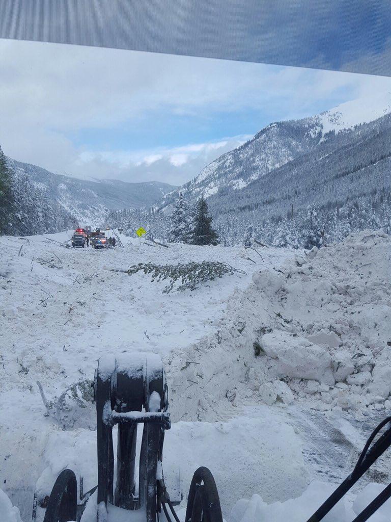 Colorado avalanche buries 3 cars and shuts down major stretch of