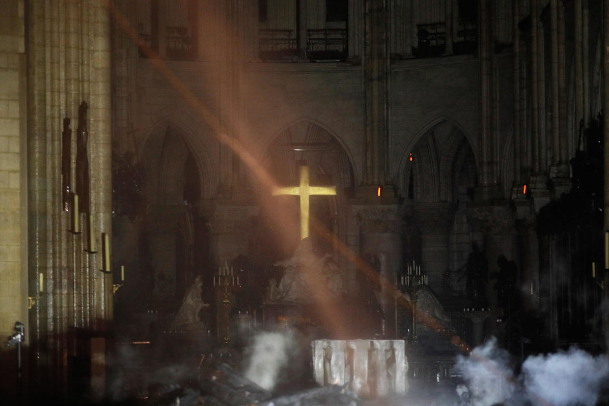 Notre Dame Cathedral Fire Cross And Altar Still Standing After Massive Blaze In Paris Cbs News