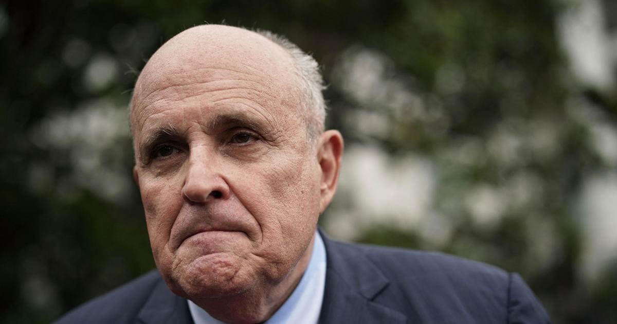 Rudy Giuliani Chris Cuomo Interview Giuliani Says He Didn T Ask Ukraine To Investigate Biden And Then Says He Did In Cnn Appearance Last Night Cbs News