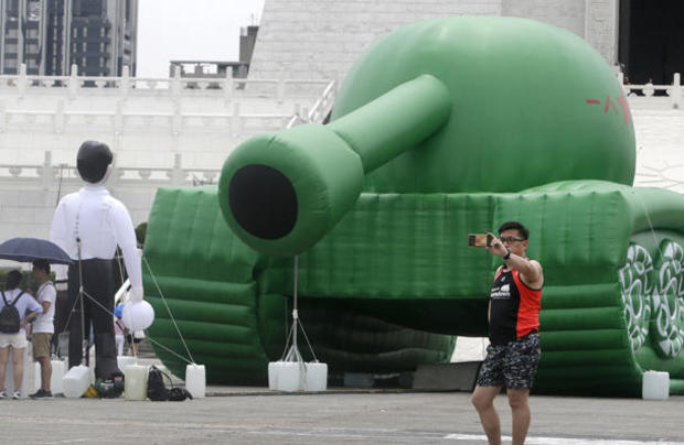 Taiwan Tiananmen Tank Art 