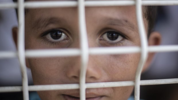 Border children: Immigrant families in crisis