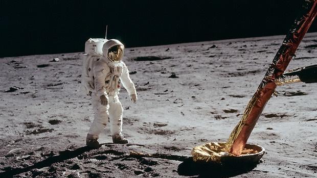 aldrin-footpad.jpg 