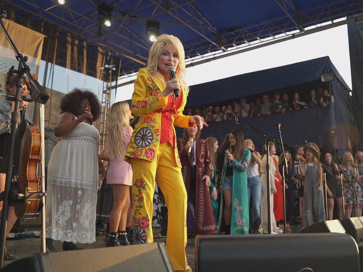 Newport Folk Festival Dolly Parton, Brandi Carlile, Sheryl Crow and