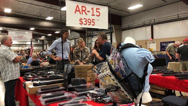 beto-orourke-gun-show-2019-08-17.jpg