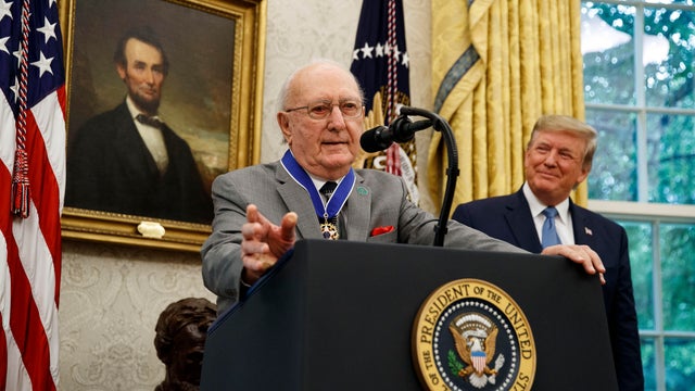 Bob Cousy receives Presidential Medal of Freedom