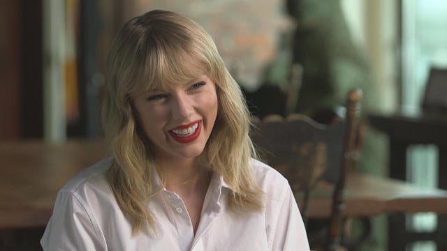0824-tswift-family-1919248-640x360.jpg