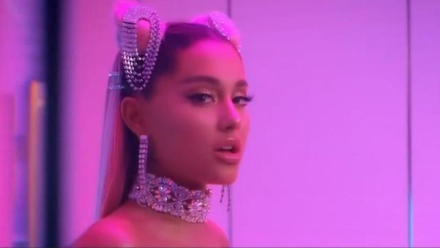 Ariana Grande Sues Forever 21 Over Look Alike Model And Copying 7 Rings Music Video Cbs News - ariana grande songs roblox id 7 rings