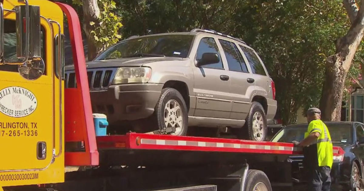 States allow cash "kickbacks" for people who report cars for towing, watchdog group says