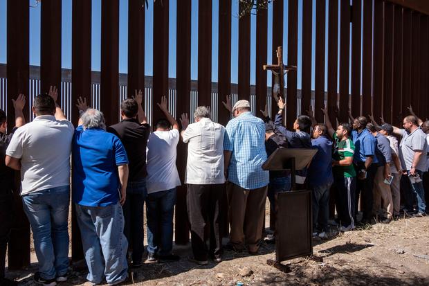 MEXICO-US-BORDER-RELIGION-PROTEST 