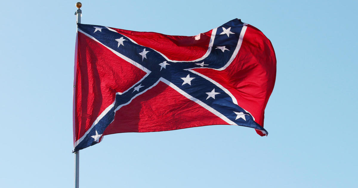 High school teacher tells class a Confederate flag means "you intend to marry your sister"