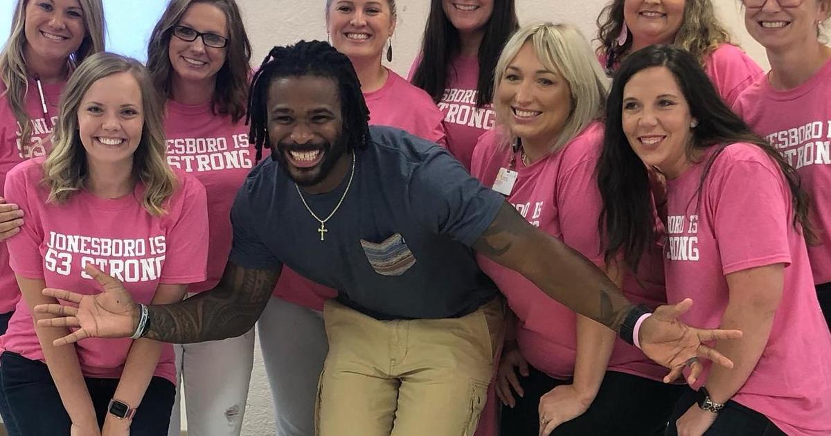 Former Nfl Star Deangelo Williams Pays For More Than 500 Mammograms