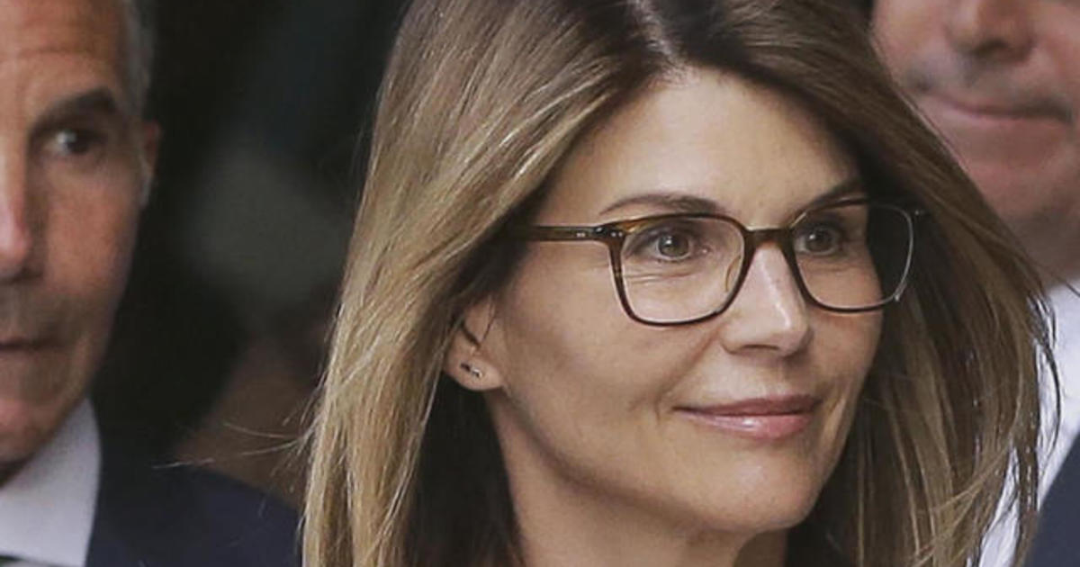 Lori Loughlin Porn - Lori Loughlin and other parents face new charge in admissions scandal