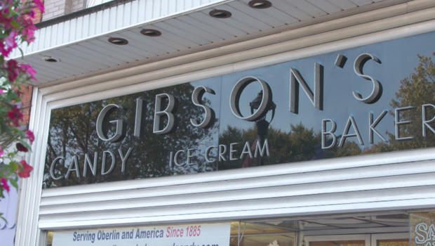 gibsons-bakery-sign-620.jpg 