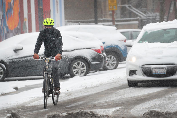 Snow And Low Temperatures Usher In Winter In Chicago 