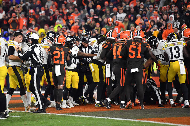 Pittsburgh Steelers v Cleveland Browns 