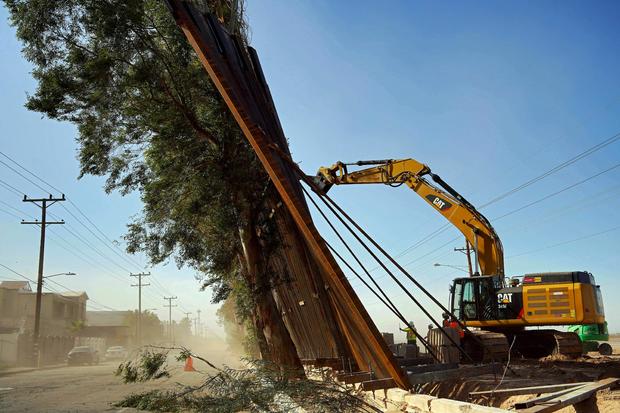 MEXICO-US-BORDER-WALL 