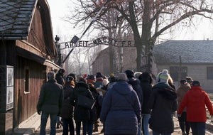 0216-sunmo-auschwitz-2028325-640x360.jpg 