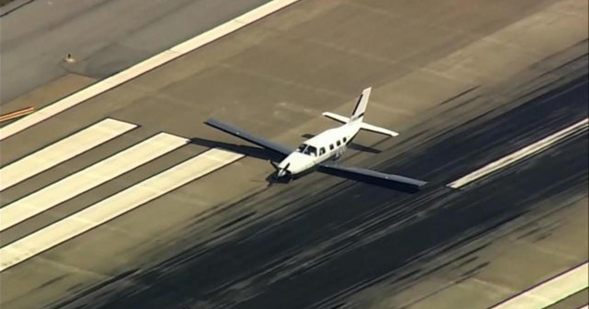 Plane Makes Emergency Landing In San Jose Without Landing Gear Cbs News - roblox plane gear id