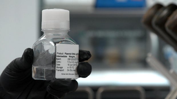 60-0322-vaccine60.jpg 