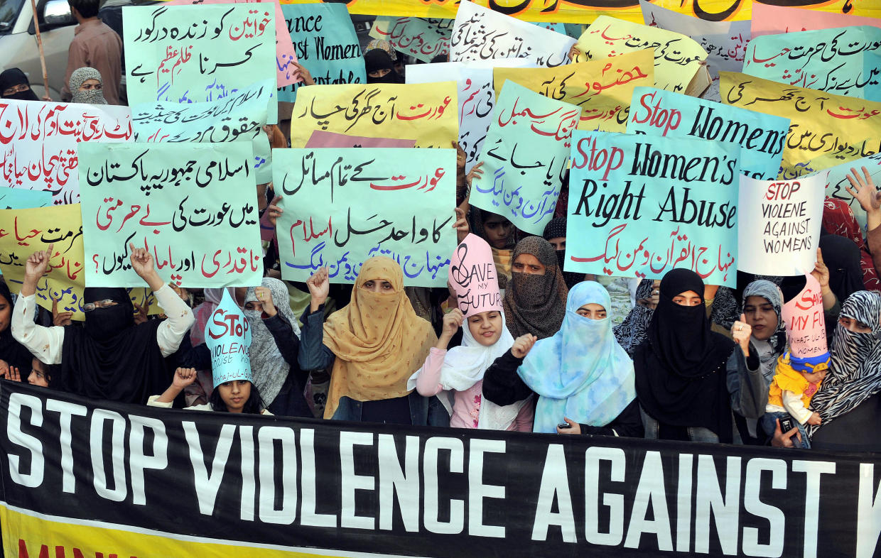 pakistan-honor-killing-of-2-women-allegedly-sparked-by-online-video