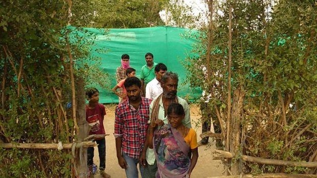 bbc-telugu-112532874-telugufamily.jpg