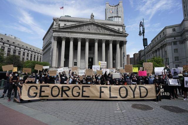 USA: La famille de George Floyd indignée par le contenu du rapport des médecins légistes