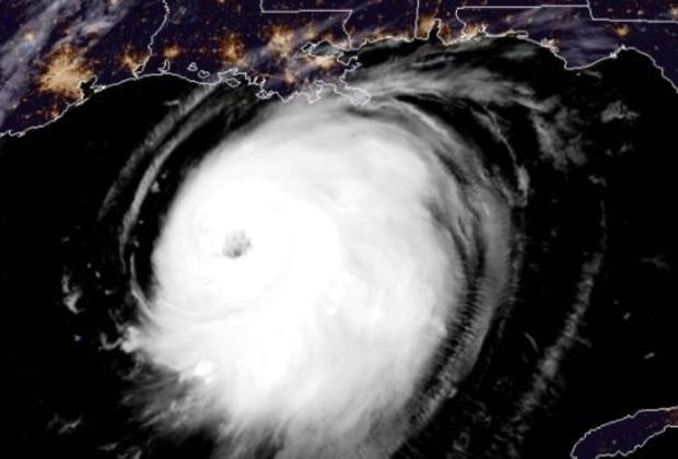 hurricane-laura-over-gulf-05a-082620.jpg 