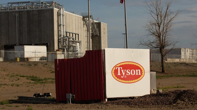 tyson-wilkesboro-north-carolina-chicken-processing-plant-052020.jpg 