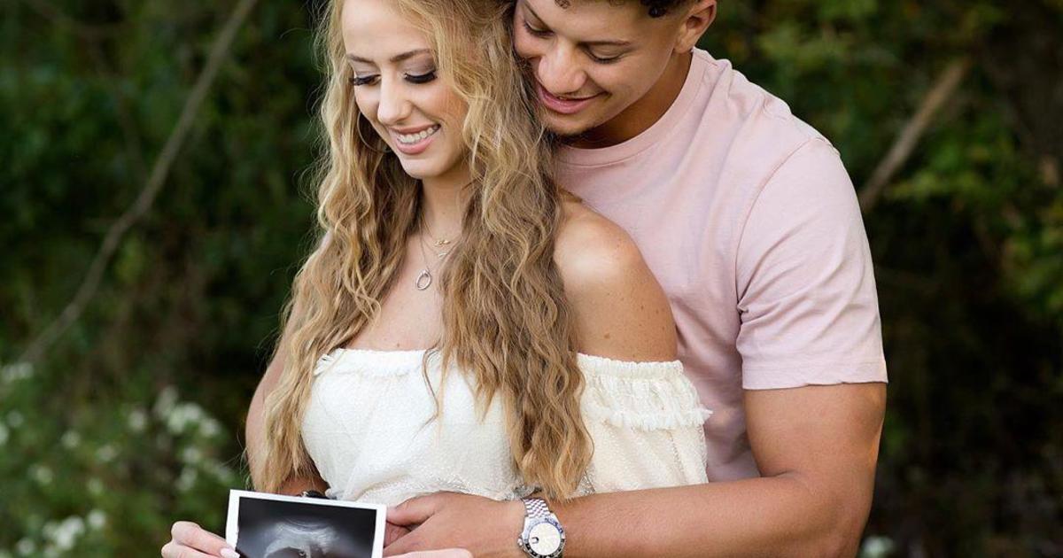Kansas City Chiefs Quarterback Patrick Mahomes And Fiancee Brittany Matthews Announce They Re Expecting Their First Baby Cbs News