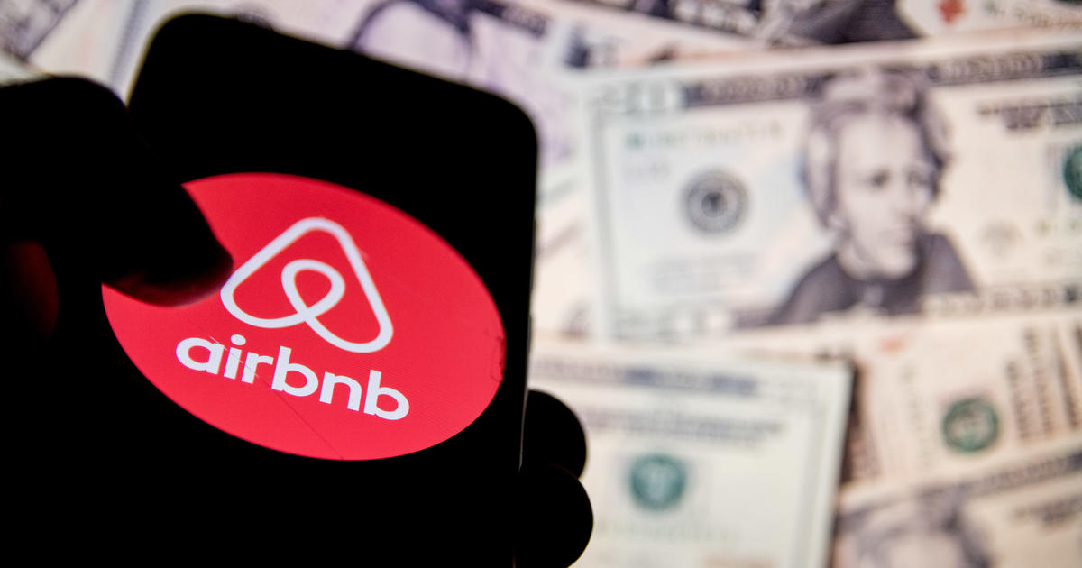 Airbnb Resilient In Pandemic Goes Public At 68 A Share Cbs News