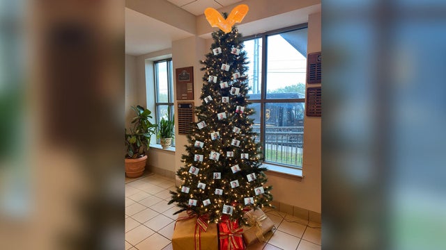 mobile-sheriff-christmas-tree.jpg 