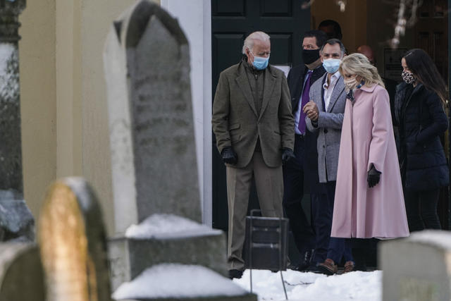 Prezydent-elekt Biden Visits Grave Of Deceased First Wife Neilia