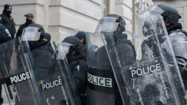 2 Virginia Police Officers Face Federal Charges In Capitol Riots Cbs News