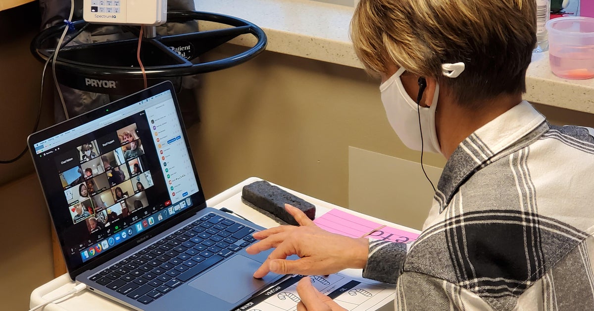 Teacher never misses class, even during chemotherapy