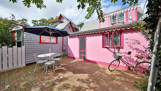 pink house patio 