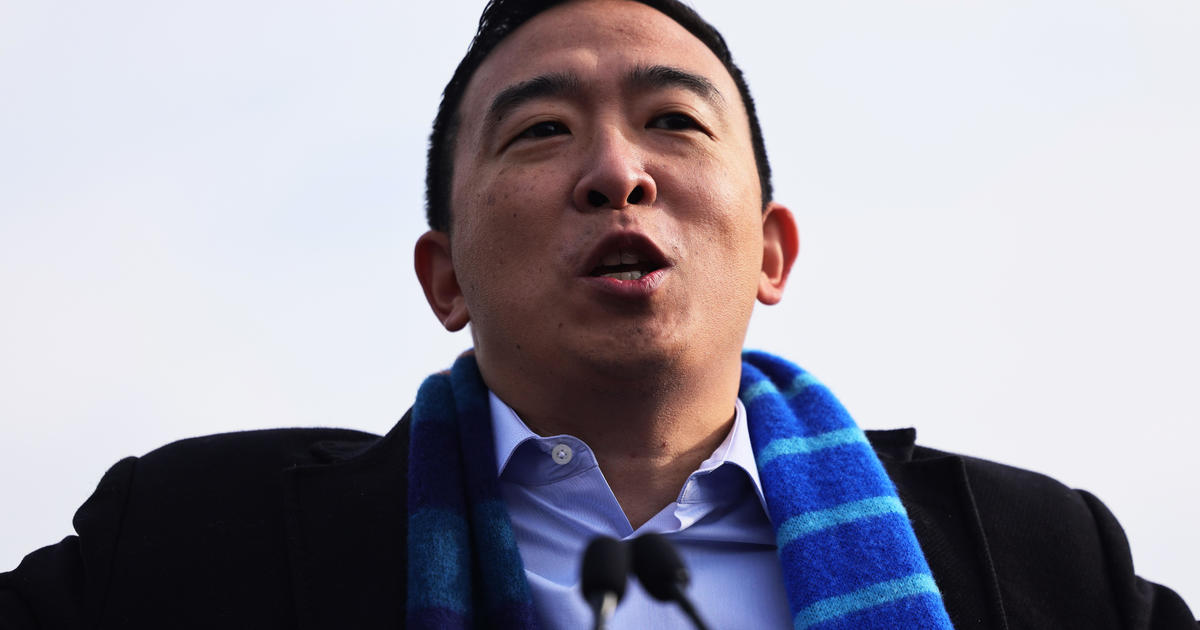 Andrew Yang leaves Democratic Party to become an independent