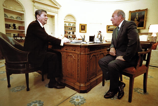 Reagan & Shultz In The Oval Office 