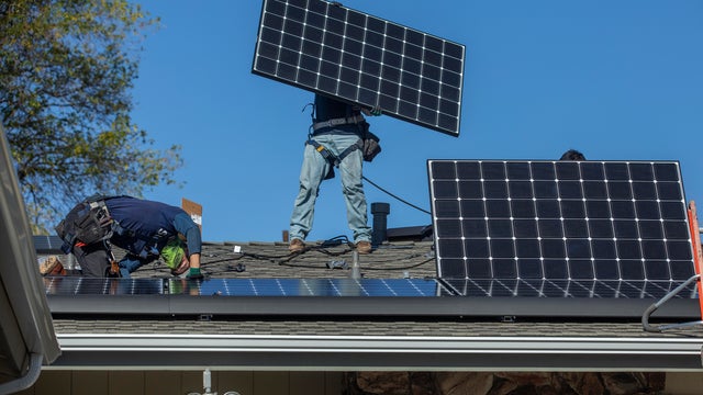 California could avoid rolling blackouts by helping more people install batteries 