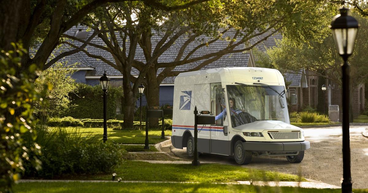 USPS strategy to get 40,000 “gasoline-guzzling” vehicles sparks congressional probe