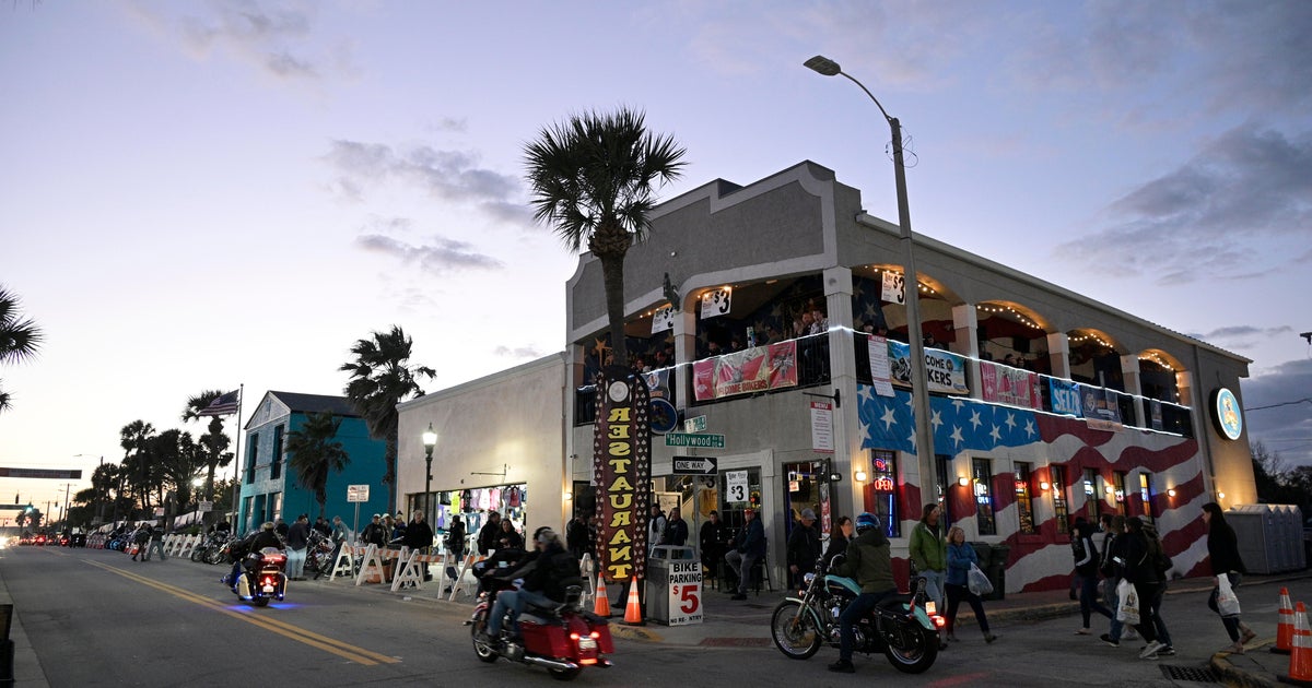 Hundreds of thousands of motorcycle riders flock to Daytona Beach, Florida for Bike Week - Vimarsana News