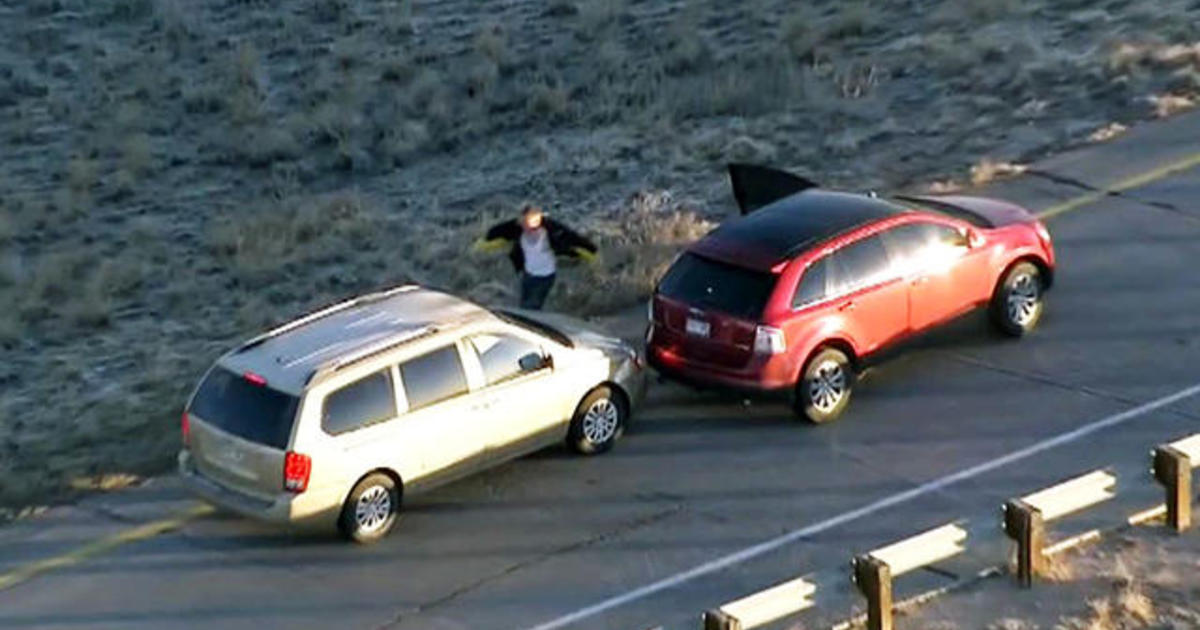 Watch Dramatic highspeed chase in Denver CBS News