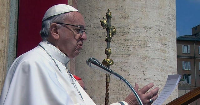 Thousands gather at the Vatican to celebrate Easter